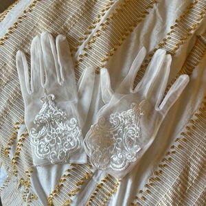 Bridal Hand Gloves Lace Detail